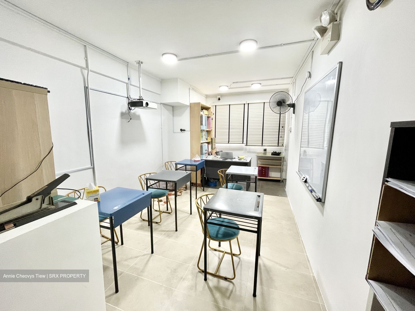 709 ANG MO KIO AVENUE 8 (D20), Shop House #494571621